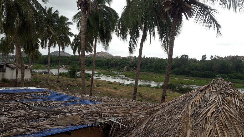 Kiran River View Guest House Hampi Buitenkant foto